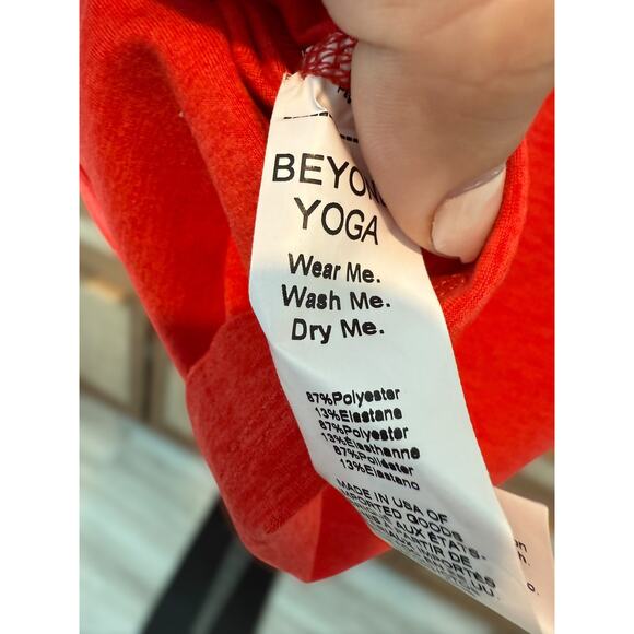 NWOT Beyond Yoga Spacedye Step Up Racerback Tank Candy Apple Red Heather Small - Picture 7 of 7